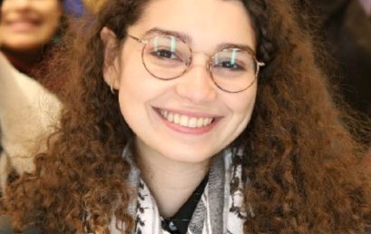 Negotiating Identity while Navigating Family Expectations and Social Otherness: The Case of French Chinese Immigrant Descendants Educational Trajectories